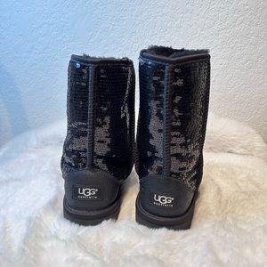 Ugg classic short chunky sequin boot black sz 7 women’s